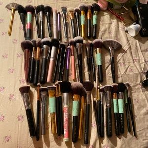 LOT face makeup brushes barely used some brand new